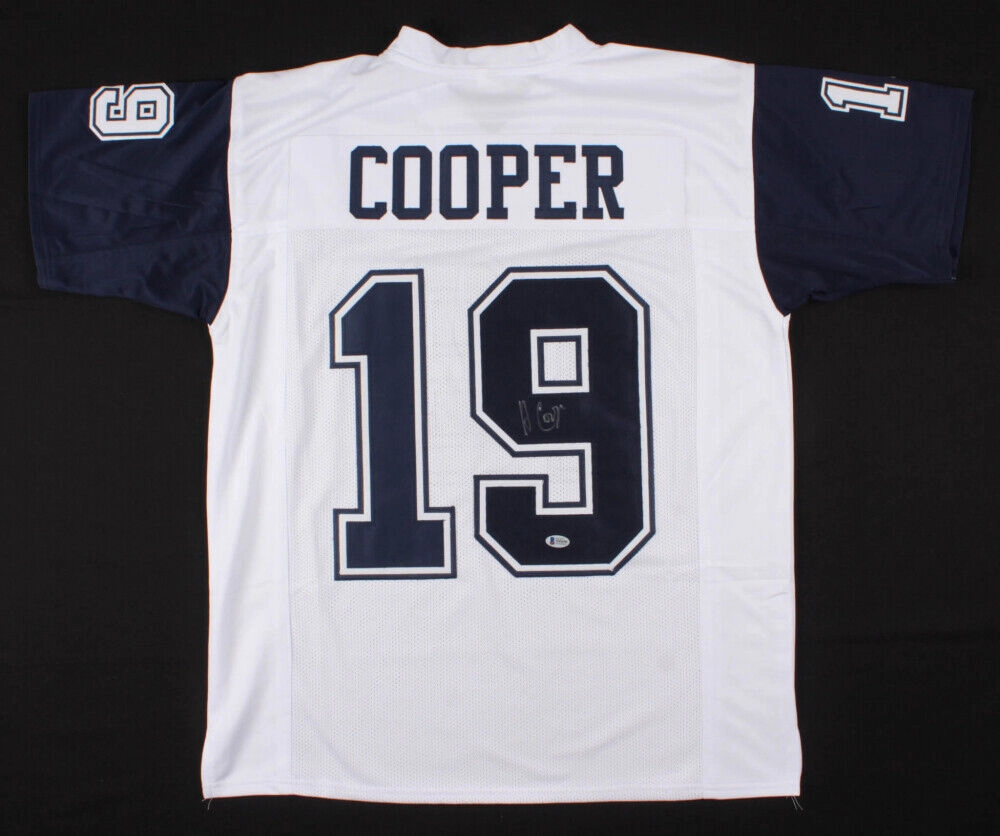 Amari Cooper Signed Cowboys White Jersey (Beckett) Dallas #1 Wide Receiver 2018