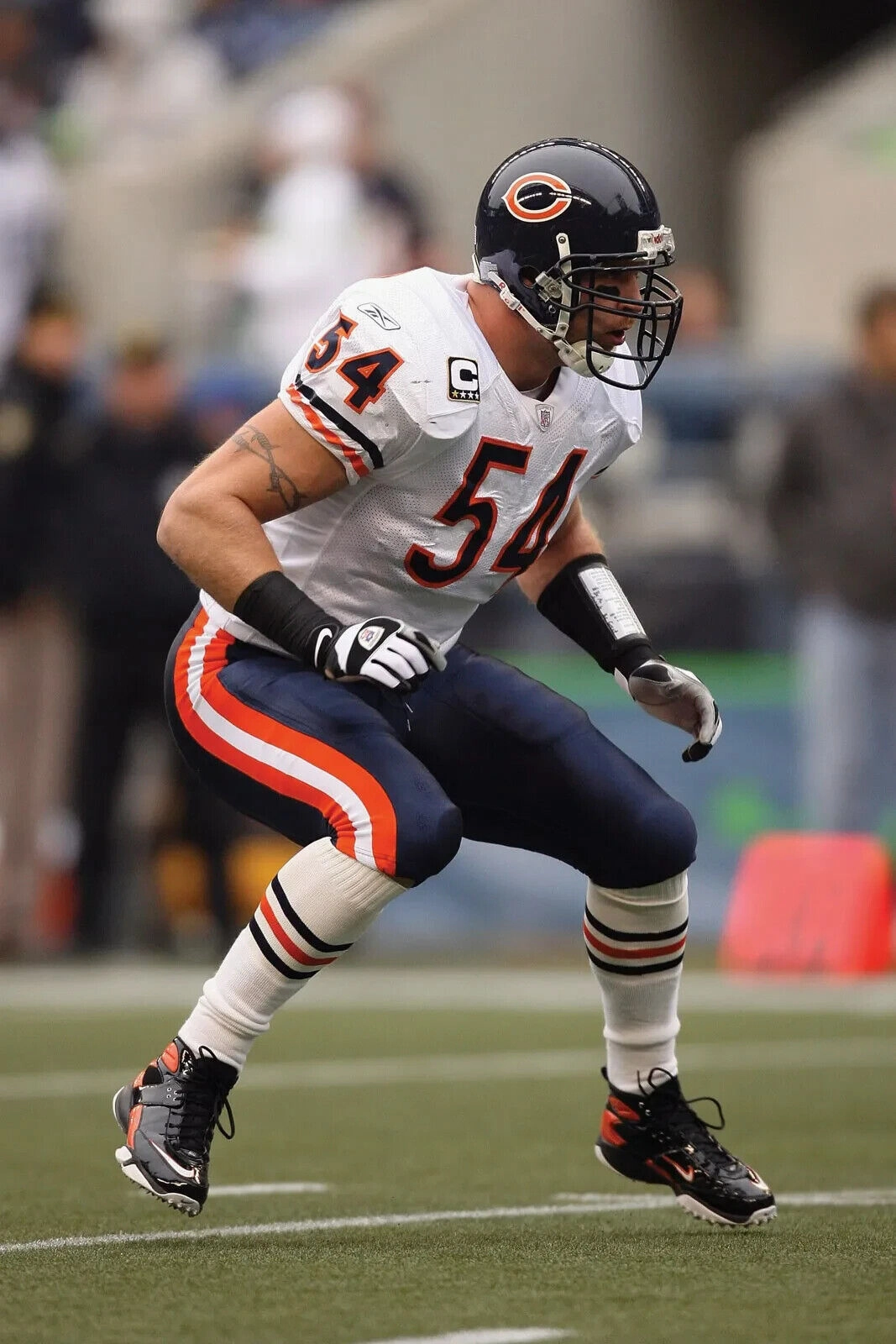 Brian Urlacher Signed Bears Speed Mini Helmet Inscribed "HOF 18" (Beckett Holo)