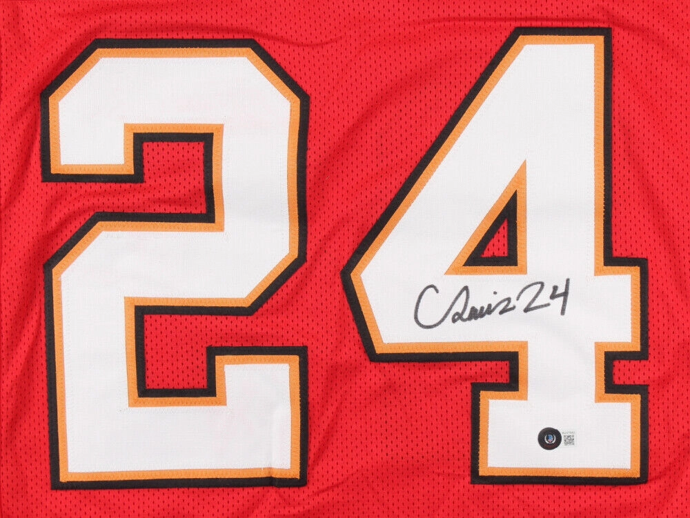 Carlton Davis Signed Buccaneers Jersey (Beckett Holo) Tampa Bay 2018 2nd Rnd Pck