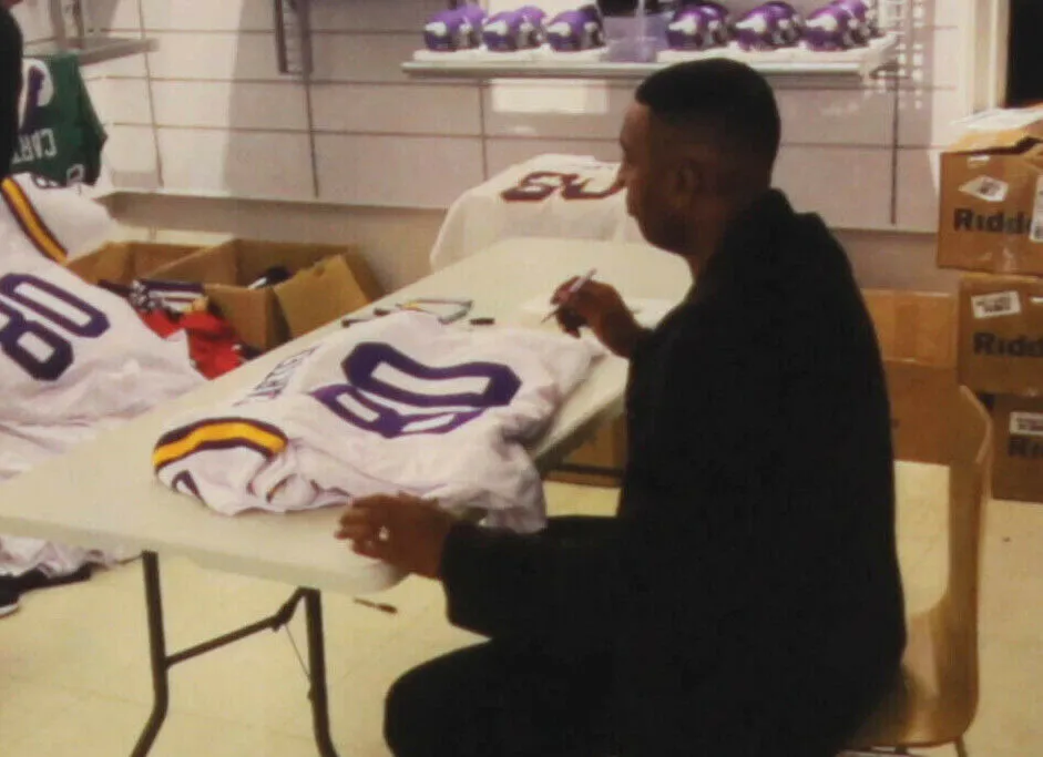 Cris Carter Signed Minnesota Vikings Jersey (JSA COA) All He Does is Catch TD's