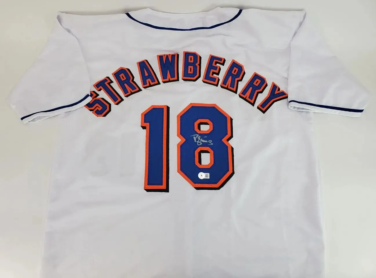 Darryl Strawberry Signed Mets Jersey (Beckett) 4x New York World Series Champion