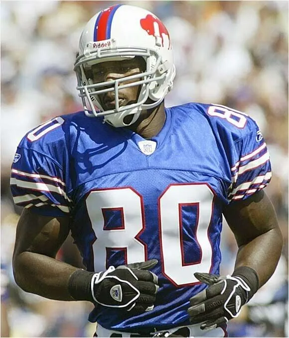 Eric Moulds Signed Bills Jersey (Beckett) Buffalo's All Pro Receiver (19962005)