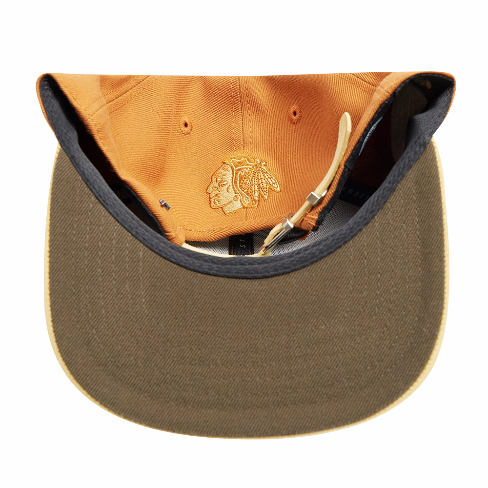 GORRA SNAPBACK NHL CHICAGO BLACKHAWKS BUTTER SUEDE