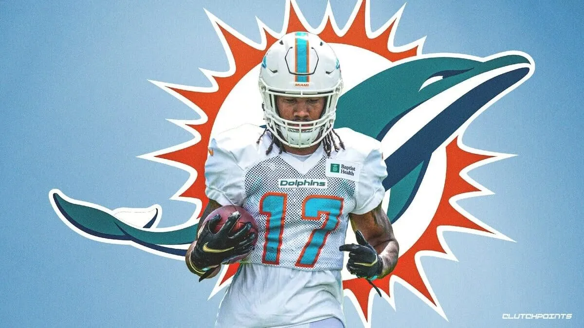 Jaylen Waddle Signed Miami Dolphins Jersey (Beckett) Ex-Alabama Wide Receiver