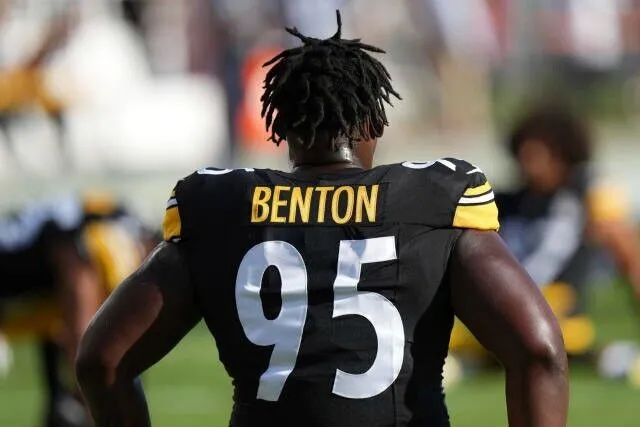 Keeanu Benton Signed Pittsburgh Steelers Jersey (JSA COA) 2023 Rookie Nose Tckl.