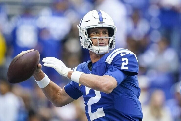 Matt Ryan Signed Indianapolis Colts Jersey (Beckett) "Matty Ice" / 2016 NFL MVP