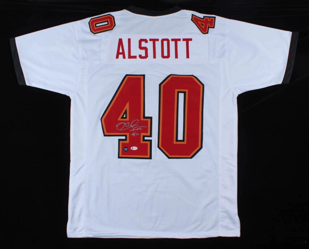 Mike Alstott Signed Tampa Bay Buccaneers Jersey (Beckett Holo) 6Pro Bowl F Back