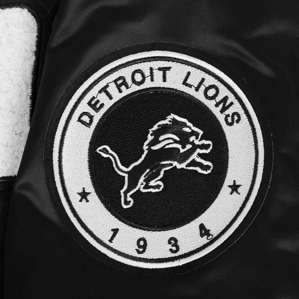 NFL DETROIT LIONS PEARLS WOMEN'S RIB SATIN JACKET (BLACK)