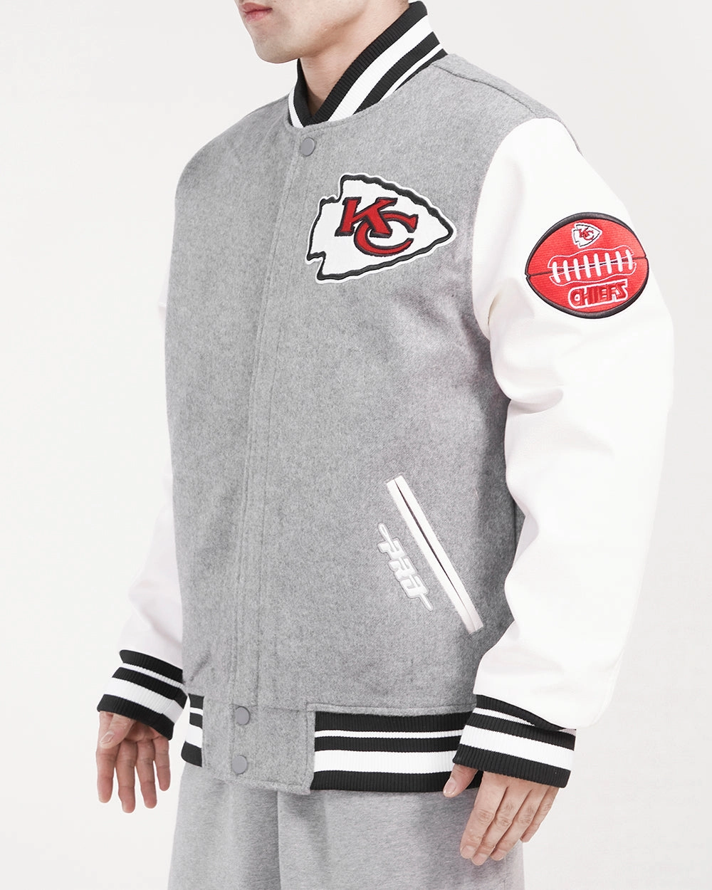 NFL KANSAS CITY CHIEFS OLD ENGLISH MEN'S RIB WOOL VARSITY JACKET (HEATHER GREY/WHITE/BLACK)