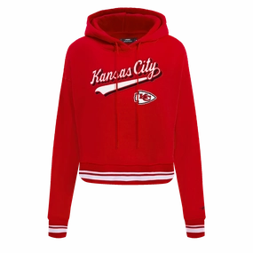 NFL KANSAS CITY CHIEFS SCRIPT TAIL WOMEN'S RIB FLEECE CROPPED PULLOVER HOODIE (RED)