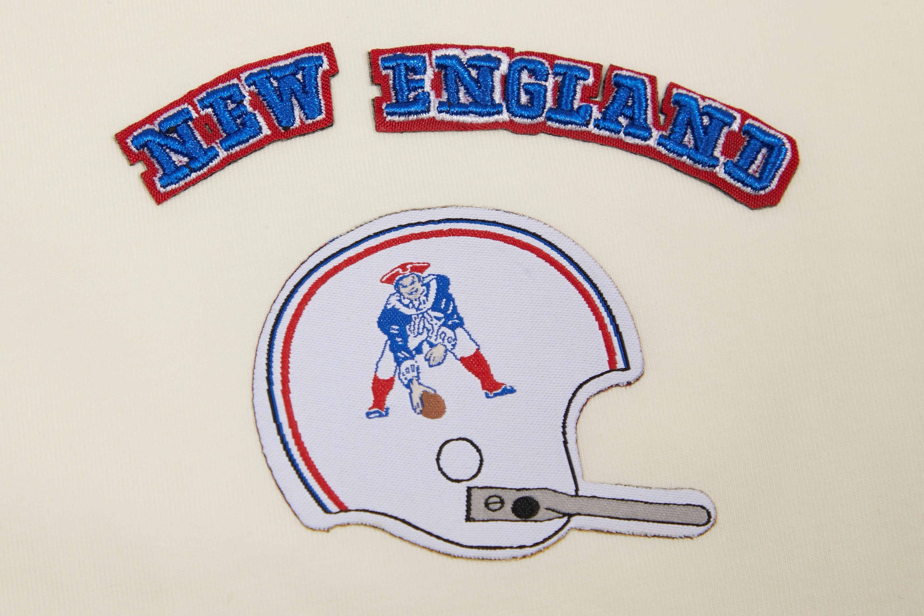 NFL NEW ENGLAND PATRIOTS RETRO CLASSIC WOMEN'S BOXY TEE (EGGSHELL)