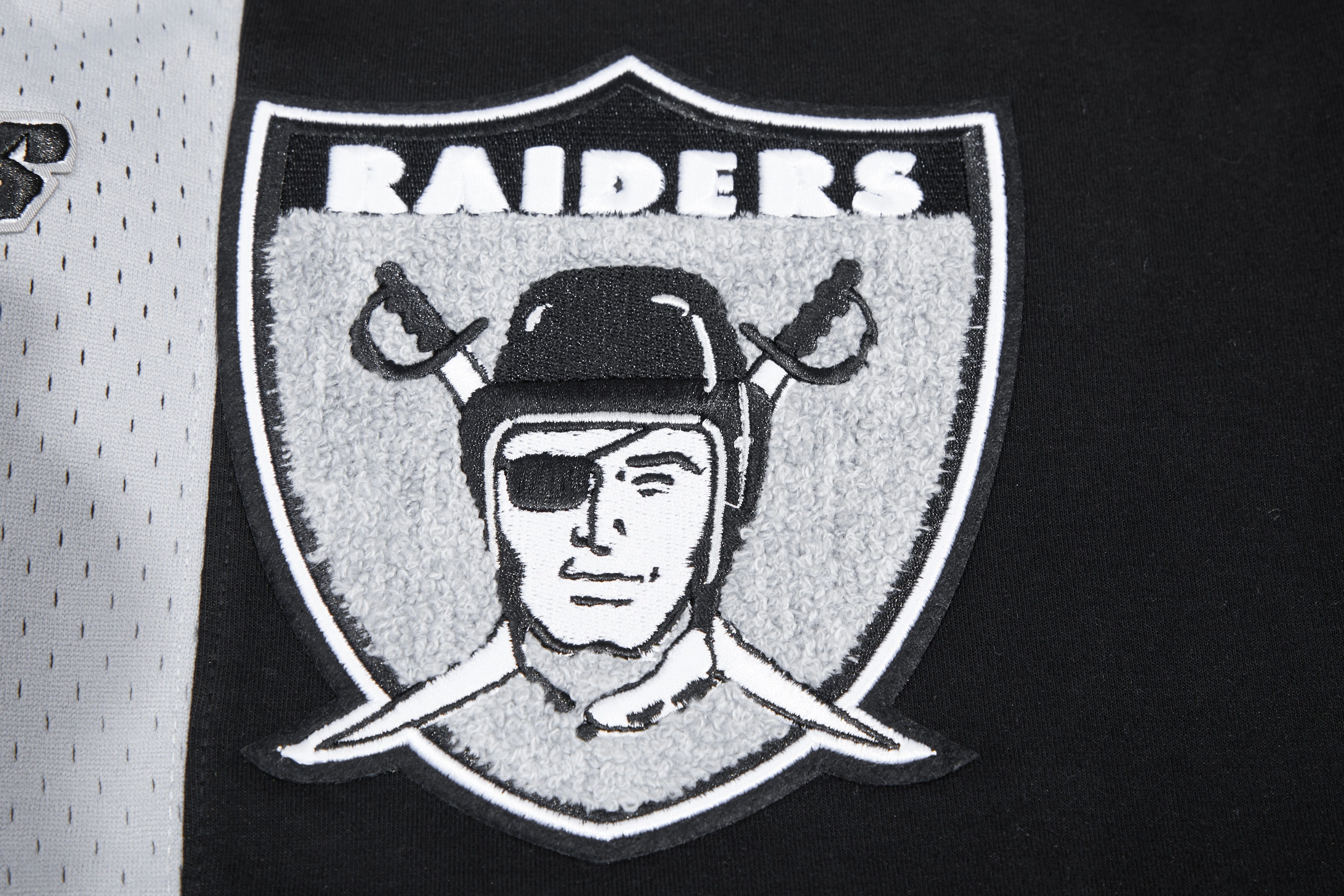 NFL OAKLAND RAIDERS RETRO CLASSIC MEN'S 2.0 SHORT (BLACK/GREY)