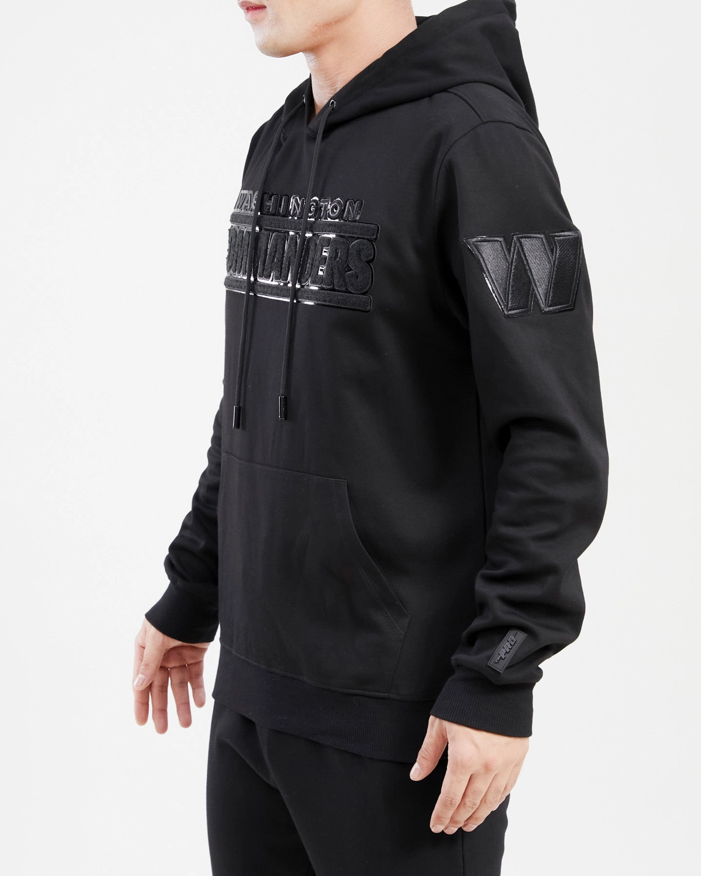 NFL WASHINGTON COMMANDERS TRIPLE BLACK MEN'S PULLOVER HOODIE (TRIPLE BLACK)