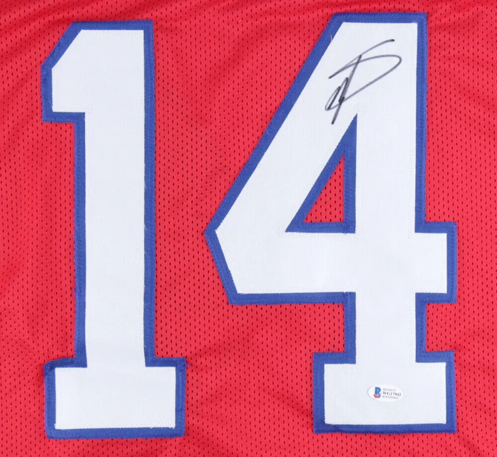 Stefon Diggs Signed Buffalo Bills Jersey (Beckett Holo)  All Pro Wide Receiver