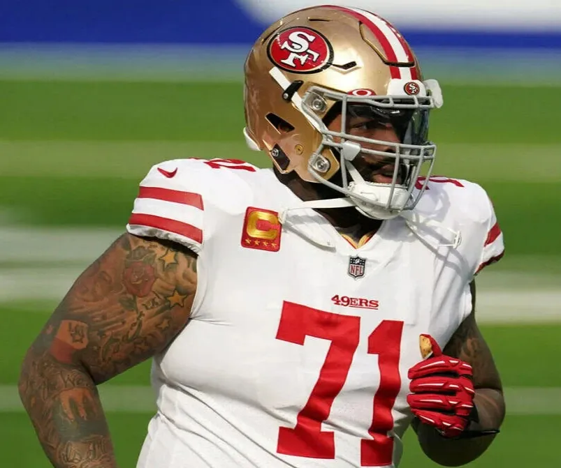 Trent Williams Signed San Francisco 49ers Jersey (JSA) 10xPro Bowl Off. Lineman