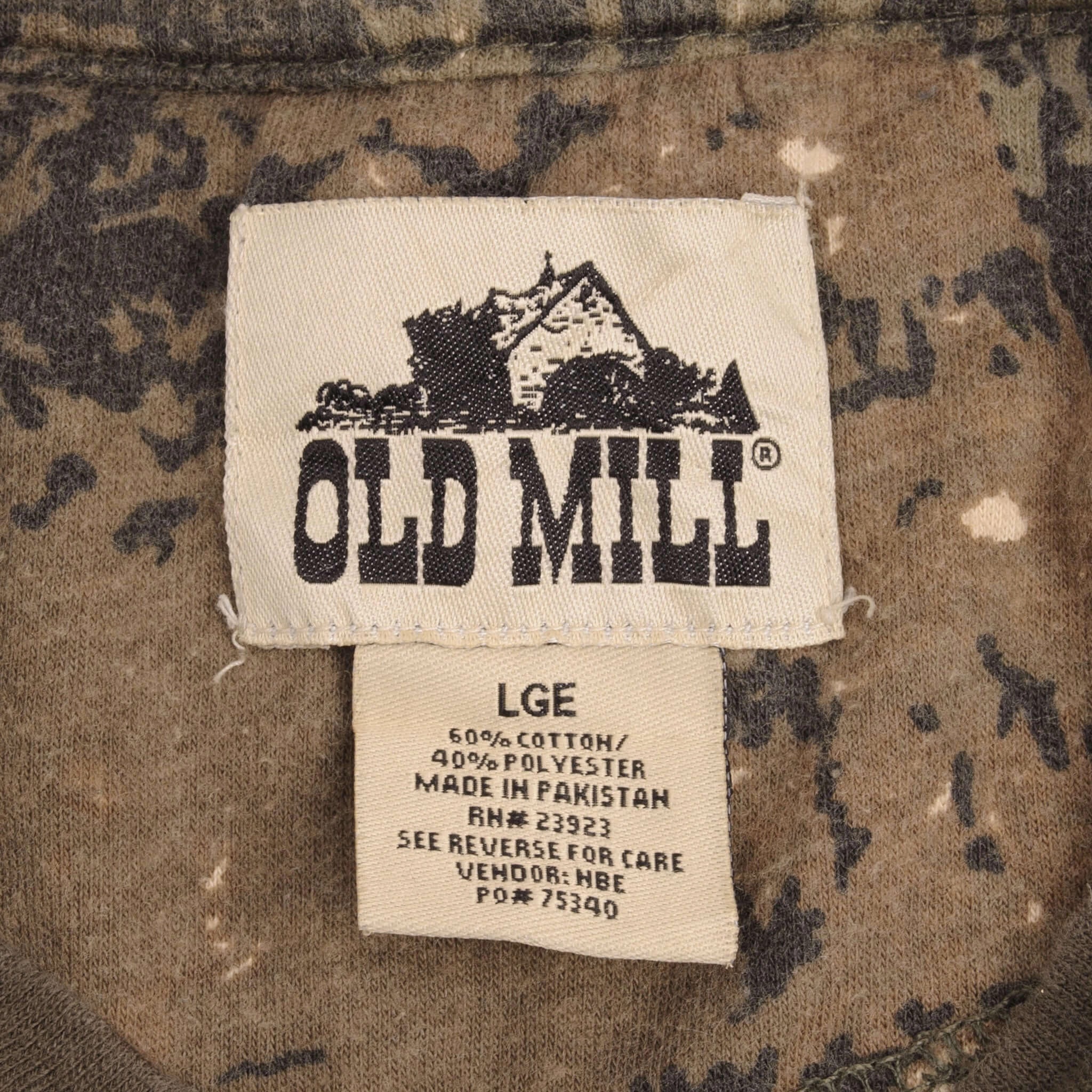 VINTAGE HUNTING CAMO OLD MILL LONG SLEEVE POCKET TEE SHIRT SIZE LARGE