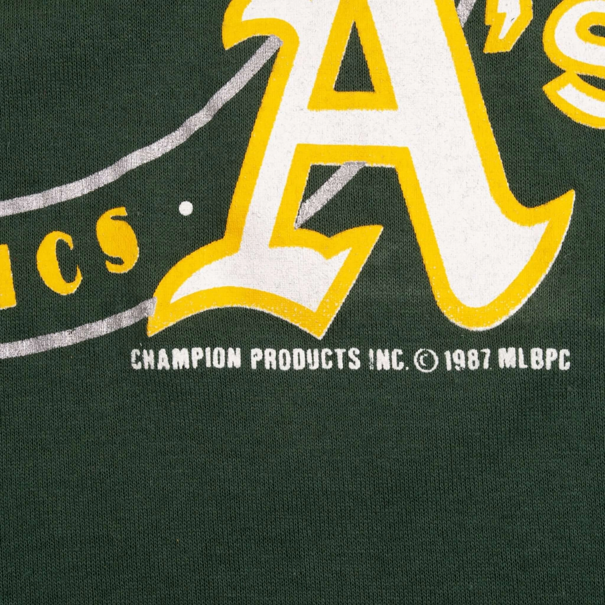 VINTAGE MLB OAKLAND ATHLETICS 1987 CHAMPION TEE SHIRT SIZE SMALL MADE IN USA